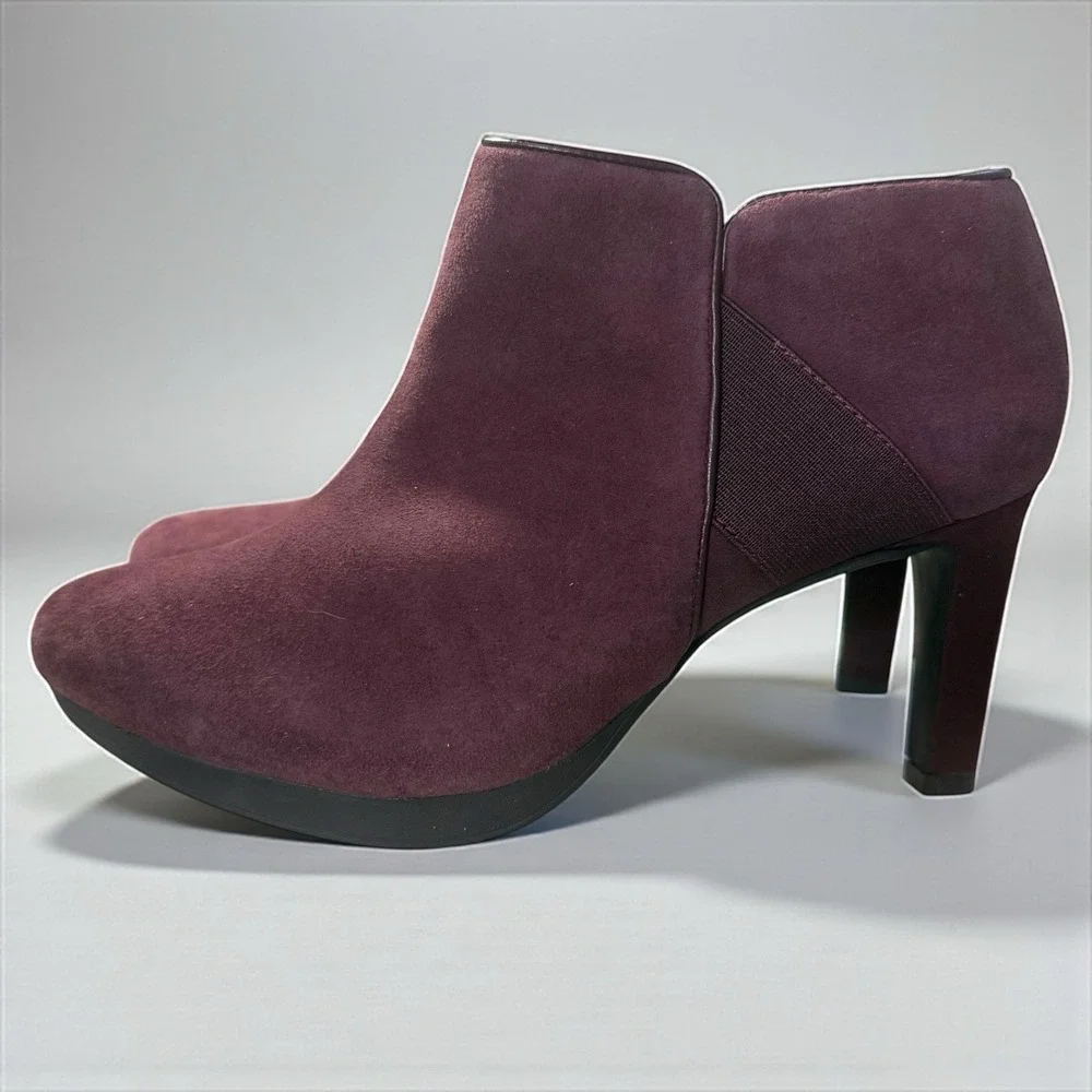 Clarks Womens‎ 8.5M Ambyr Gem Plum Suede Ankle Booties Platform Heels
